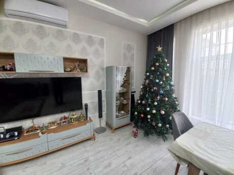 4 otaqlı həyət evi/bağ evi - Qala q. - 200 m²