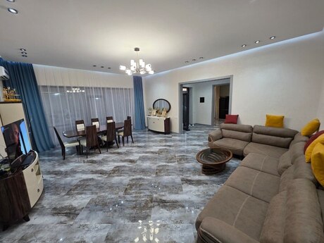 4 otaqlı həyət evi/bağ evi - Mərdəkan q. - 160 m²