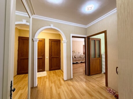 Объявление №5475886 - Баку, пос. Бадамдар, 3-комн., 80 м², 3/9 этаж