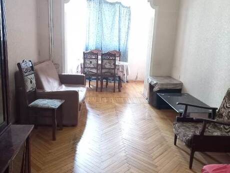 2 otaqlı köhnə tikili - Elmlər Akademiyası m. - 55 m²