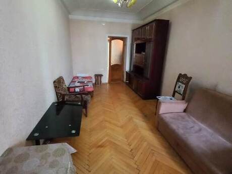 2 otaqlı köhnə tikili - Elmlər Akademiyası m. - 55 m²