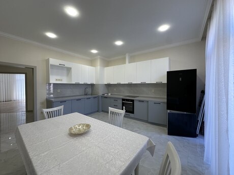 3-room apartment for rent, 135 m², Ağ şəhər: 1 700 ₼/mo 4