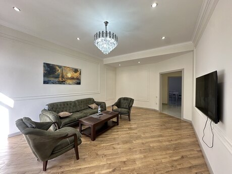 Elan №5454239 - Bakı, Ağ şəhər q., 3 otaqlı, 135 m², 6/7 mərtəbə