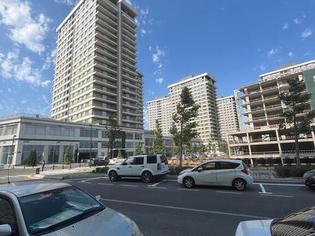 Obyekt - Ağ şəhər q. - 985 m²