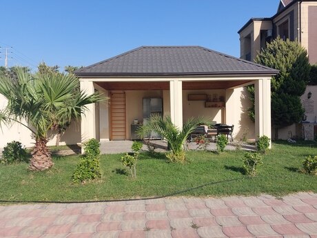 4 otaqlı həyət evi/bağ evi - Novxanı q. - 250 m²