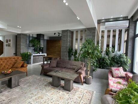 4 otaqlı yeni tikili - İnşaatçılar m. - 160 m²