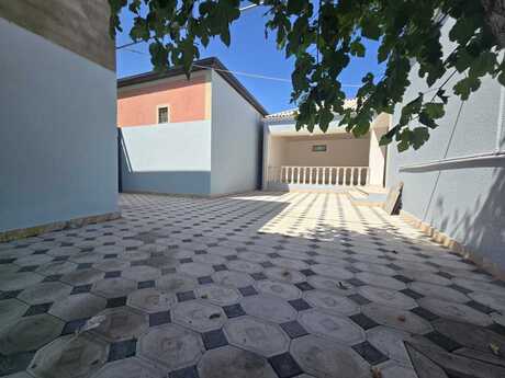5 otaqlı həyət evi/bağ evi - Binə q. - 200 m²