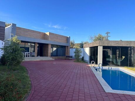 4 otaqlı həyət evi/bağ evi - Şüvəlan q. - 250 m²