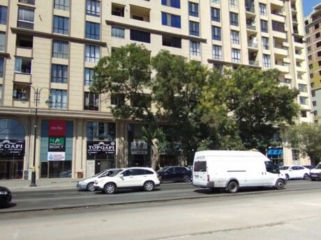 4 otaqlı yeni tikili - 28 May m. - 232.3 m²