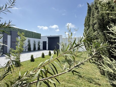 4 otaqlı həyət evi/bağ evi - Şüvəlan q. - 200 m²