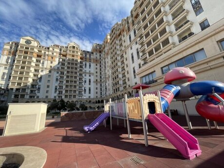 4 otaqlı yeni tikili - Nizami m. - 210 m²