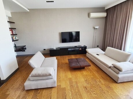 4 otaqlı yeni tikili - Şah İsmayıl Xətai m. - 150 m²
