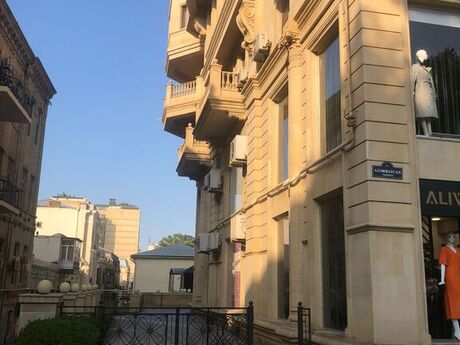 5 otaqlı yeni tikili - İçəri Şəhər m. - 310 m²