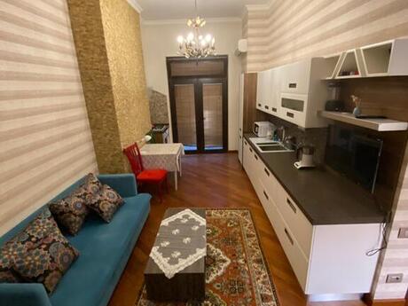 2-room apartment for rent, 60 m², İçəri Şəhər: 1 200 ₼/mo 3