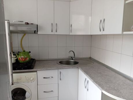 1 otaqlı köhnə tikili - Elmlər Akademiyası m. - 35 m²