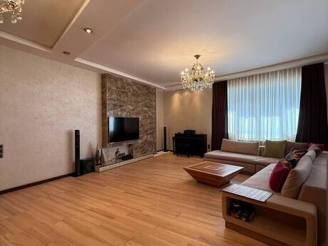 4 otaqlı yeni tikili - 8 Noyabr m. - 174 m²