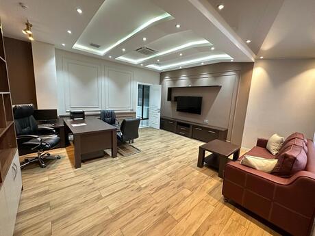 9 otaqlı ofis - Zabrat q. - 675 m²