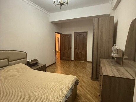 4 otaqlı yeni tikili - 8-ci kilometr q. - 179 m²