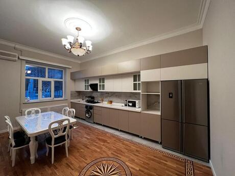 Elan №5488314 - Bakı, Gənclik m., 9 otaqlı, 500 m²