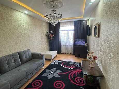 3 otaqlı köhnə tikili - Bakıxanov q. - 75 m²