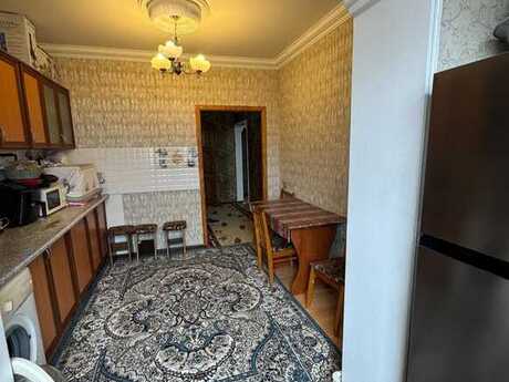 3 otaqlı köhnə tikili - Bakıxanov q. - 75 m²