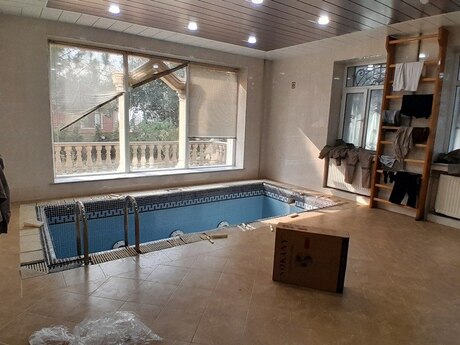 6 otaqlı həyət evi/bağ evi - Badamdar q. - 415 m²