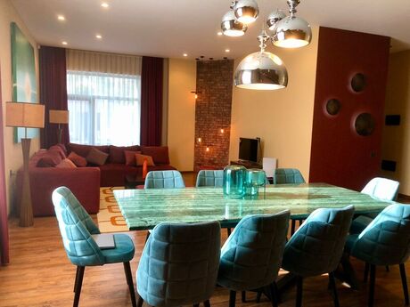5 otaqlı həyət evi/bağ evi - Görədil q. - 250 m²