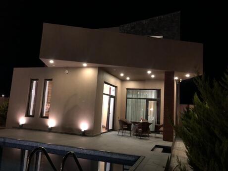 5 otaqlı həyət evi/bağ evi - Görədil q. - 250 m²