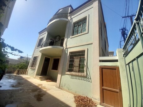 5 otaqlı həyət evi/bağ evi - Bakıxanov q. - 280 m²