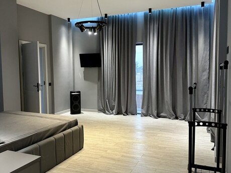 4 otaqlı həyət evi/bağ evi - Novxanı q. - 320 m²