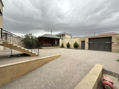6 otaqlı həyət evi/bağ evi - Masazır q. - 500 m²
