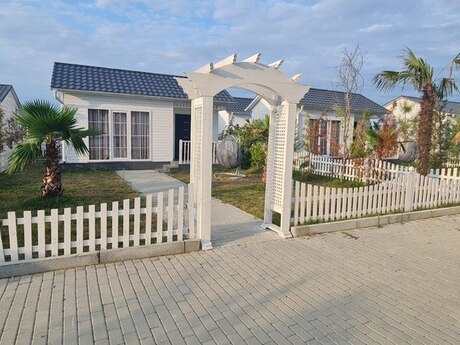House with Garden, Villa For Sale