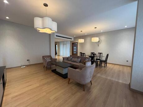 4 otaqlı yeni tikili - Şah İsmayıl Xətai m. - 200 m²
