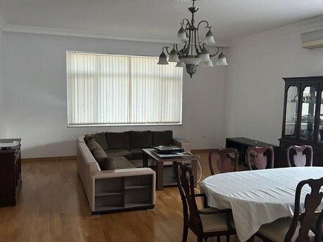 9 otaqlı həyət evi/bağ evi - Badamdar q. - 400 m²