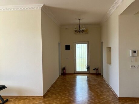 9 otaqlı həyət evi/bağ evi - Badamdar q. - 400 m²