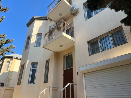 9 otaqlı həyət evi/bağ evi - Badamdar q. - 400 m²