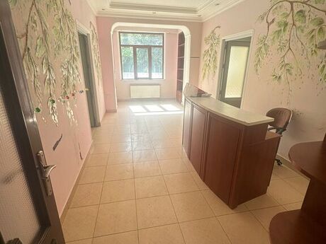 Obyekt - Nizami m. - 230 m²