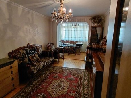 4 otaqlı köhnə tikili - Həzi Aslanov m. - 100 m²