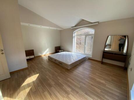 8 otaqlı həyət evi/bağ evi - Gənclik m. - 360 m²