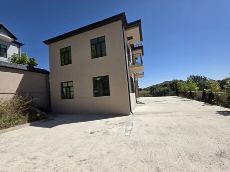 4 otaqlı həyət evi/bağ evi - Şamaxı - 180 m²