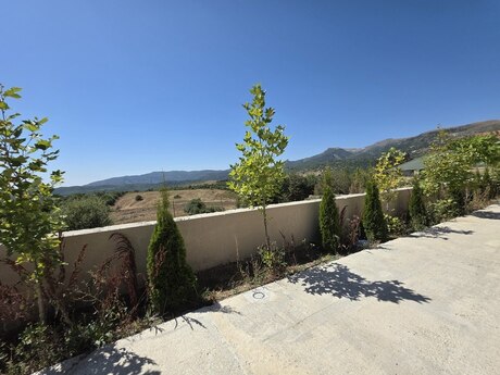 4 otaqlı həyət evi/bağ evi - Şamaxı - 180 m²