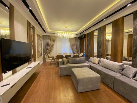 2 otaqlı yeni tikili - 8 Noyabr m. - 110 m²