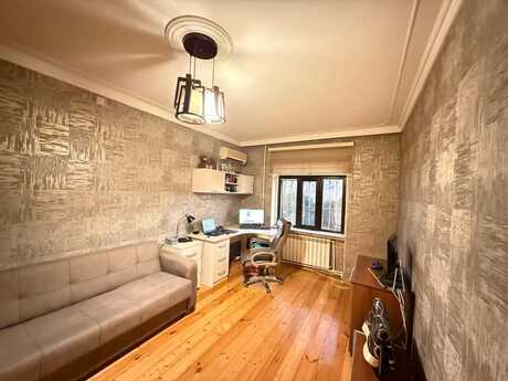 3 otaqlı köhnə tikili - Yeni Günəşli q. - 70 m²