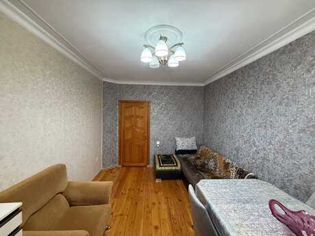 3 otaqlı köhnə tikili - Yeni Günəşli q. - 70 m²