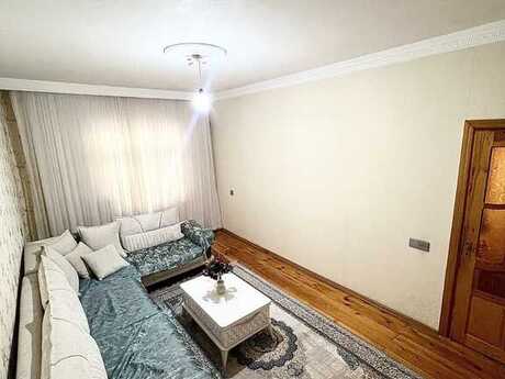 4 otaqlı köhnə tikili - 8-ci mikrorayon q. - 110 m²
