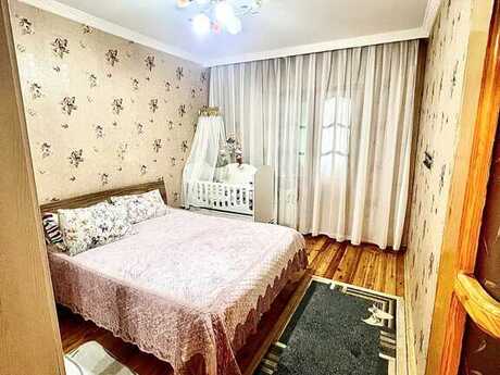 4 otaqlı köhnə tikili - 8-ci mikrorayon q. - 110 m²