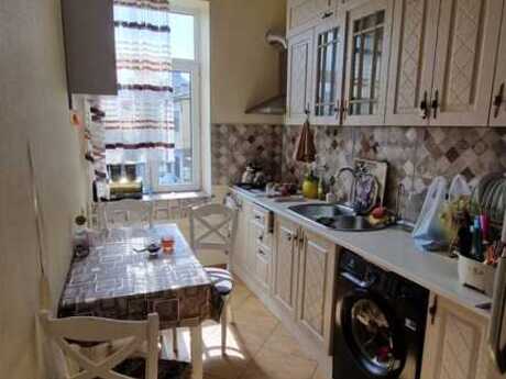 3 otaqlı köhnə tikili - Nizami m. - 85 m²