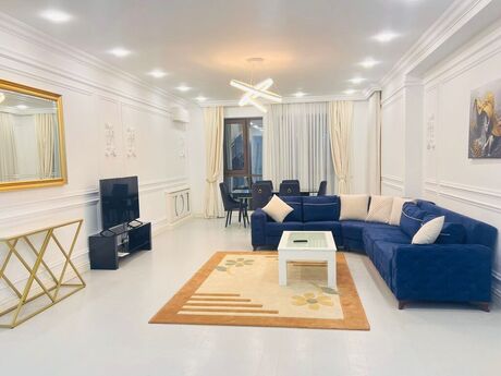 Elan №5497624 - Bakı, Şah İsmayıl Xətai m., 4 otaqlı, 250 m², 24/27 mərtəbə