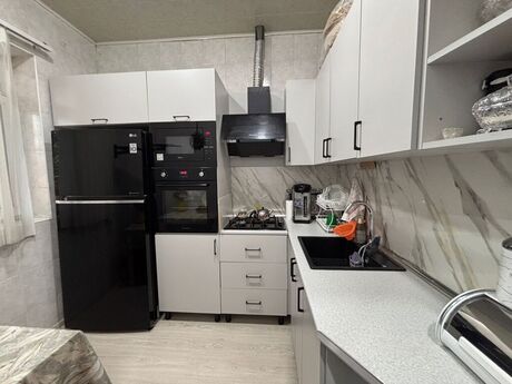 3 otaqlı köhnə tikili - Mərdəkan q. - 75 m²