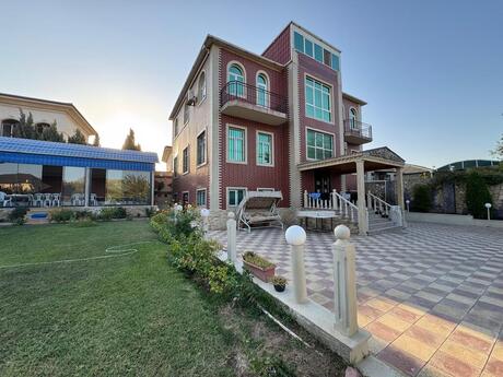 7 otaqlı həyət evi, 340 m², Badamdar: 1 650 000 ₼ 2